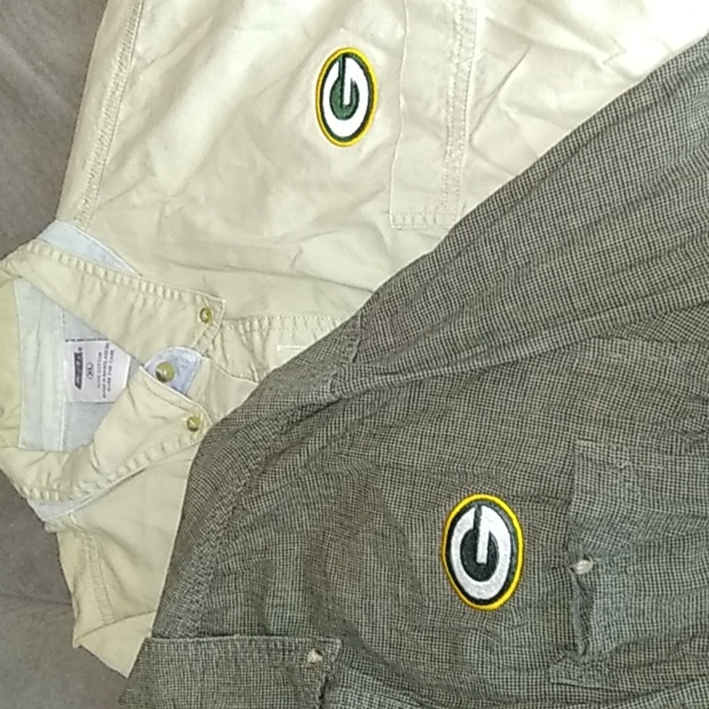 2 Men's Greenbay packer button ups
